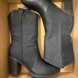 Very sexy Python western cowboy boots